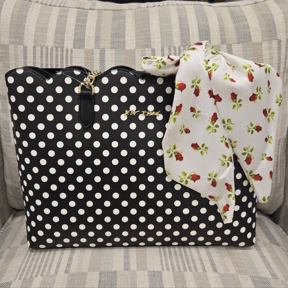 Betsey Johnson Black Shoulder Bag with Gold Details - Picture 6 of 6